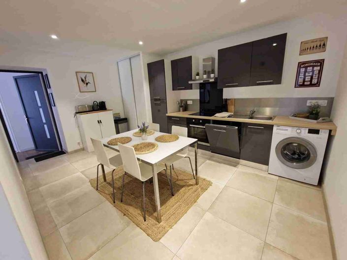 Image No.24-10 Bed House for sale