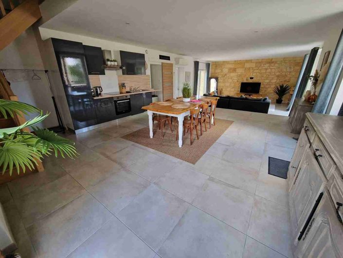 Image No.9-10 Bed House for sale