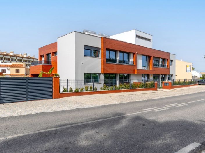 Image No.38-3 Bed Apartment for sale