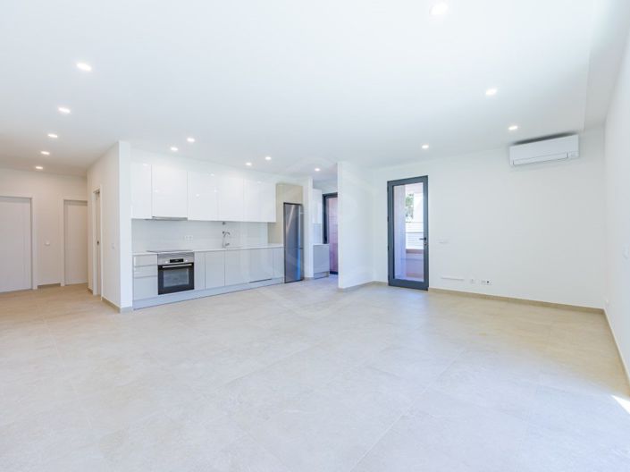 Image No.8-3 Bed Apartment for sale