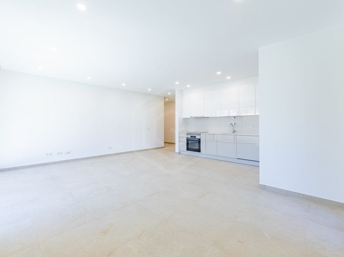 Image No.9-3 Bed Apartment for sale