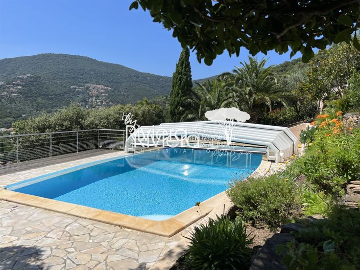 Image No.6-5 Bed House for sale
