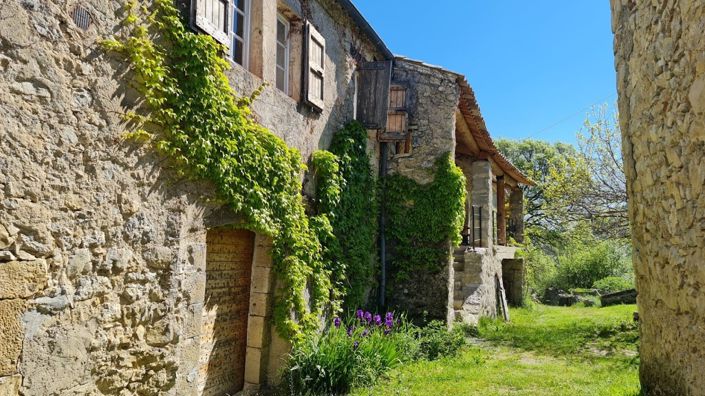 Image No.2-6 Bed House for sale