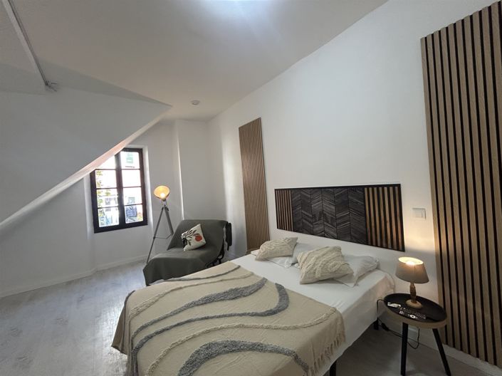 Image No.9-11 Bed House for sale