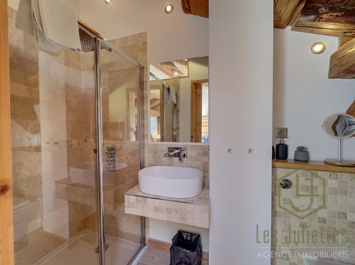 Image No.19-10 Bed House for sale