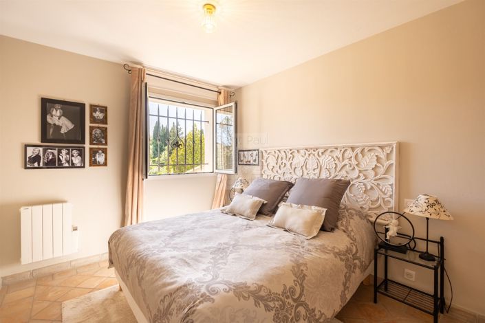 Image No.16-5 Bed House for sale