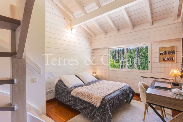 Image No.12-6 Bed House for sale