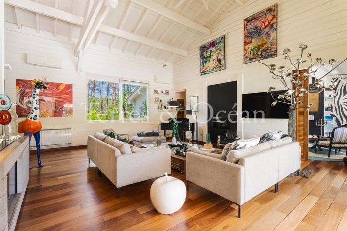 Image No.17-6 Bed House for sale