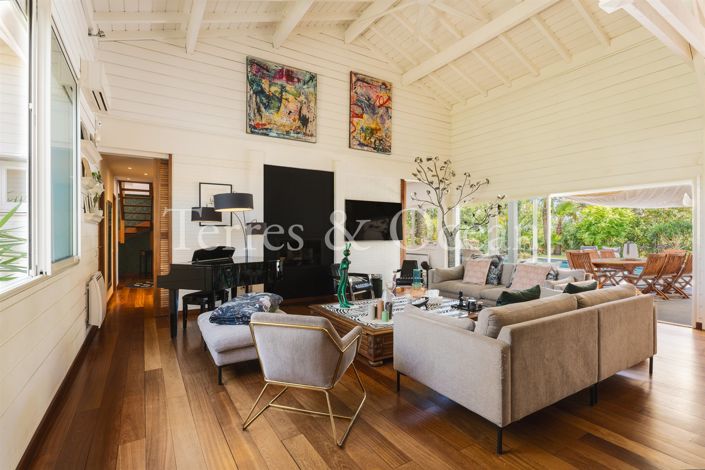 Image No.2-6 Bed House for sale
