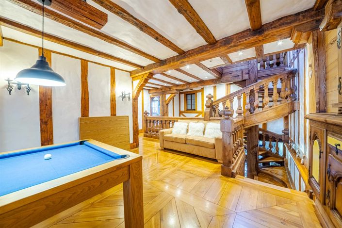 Image No.23-6 Bed Property for sale
