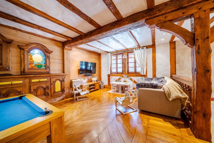 Image No.25-6 Bed Property for sale