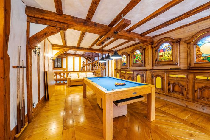 Image No.26-6 Bed Property for sale