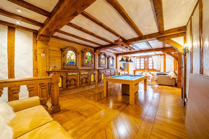 Image No.27-6 Bed Property for sale