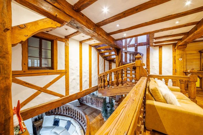 Image No.28-6 Bed Property for sale