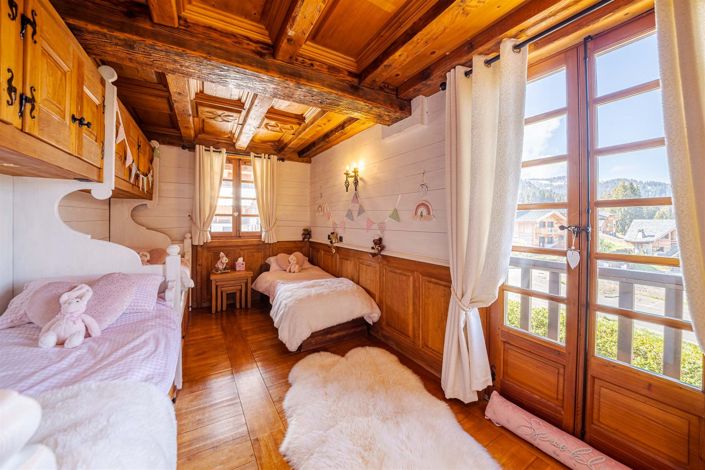 Image No.29-6 Bed Property for sale