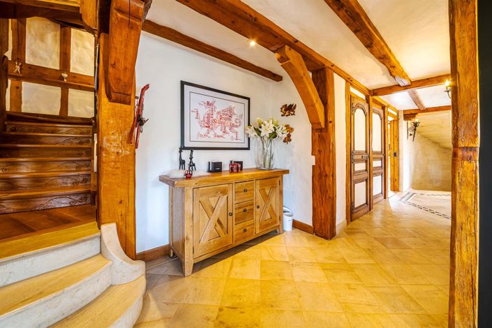 Image No.37-6 Bed Property for sale