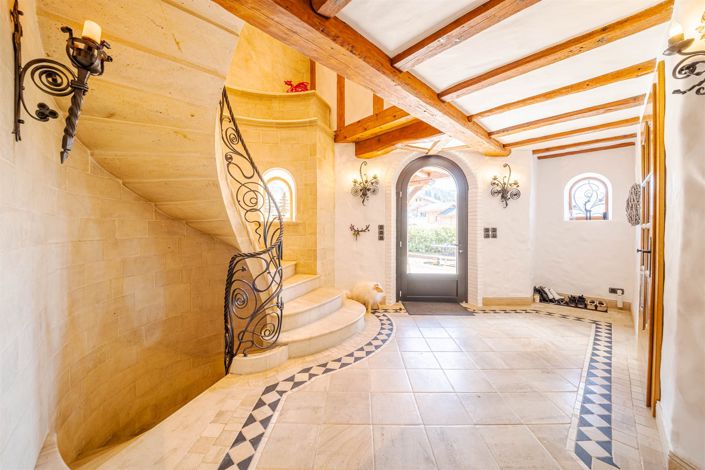 Image No.38-6 Bed Property for sale