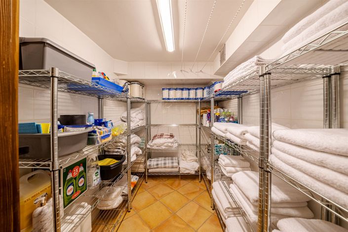 Image No.44-6 Bed Property for sale