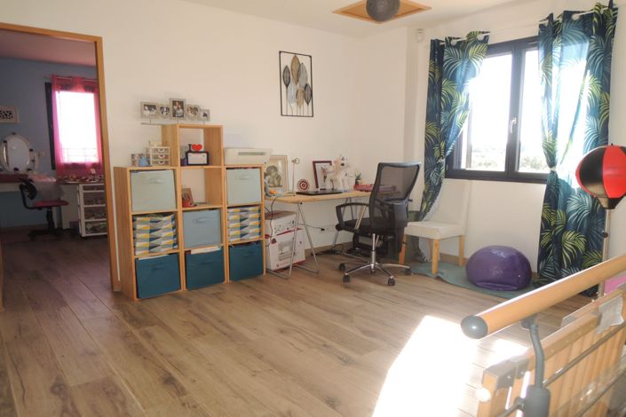 Image No.9-3 Bed House for sale