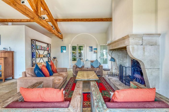 Image No.8-7 Bed House for sale