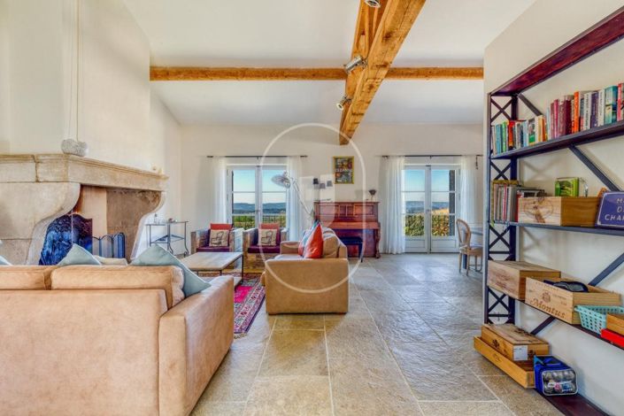 Image No.9-7 Bed House for sale