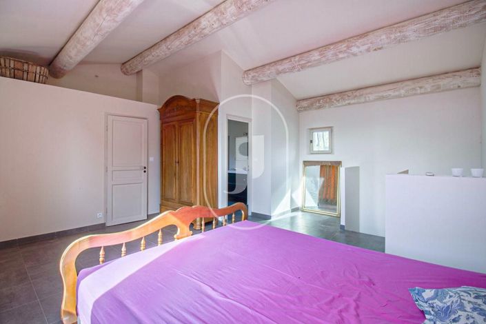 Image No.9-3 Bed House for sale