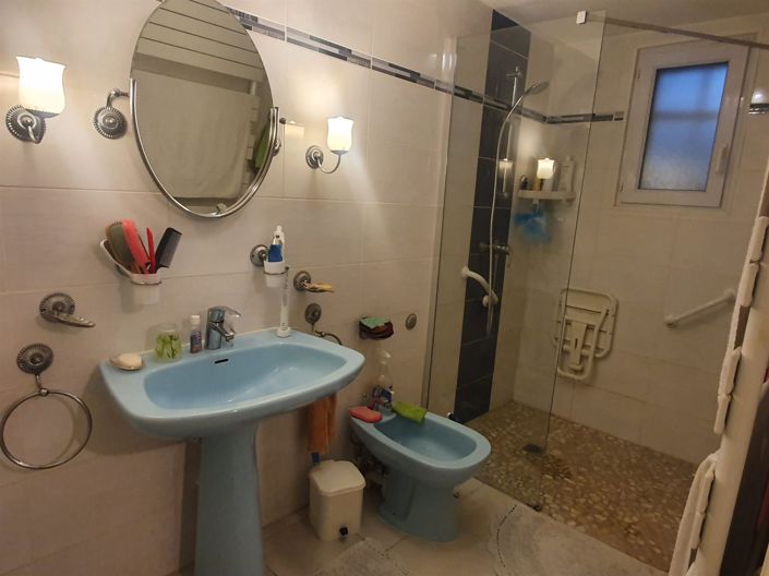 Image No.13-6 Bed House for sale