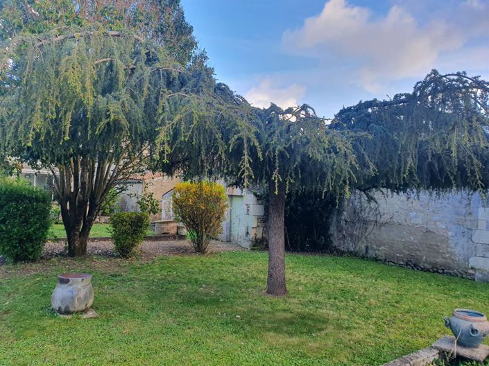 Image No.18-6 Bed House for sale