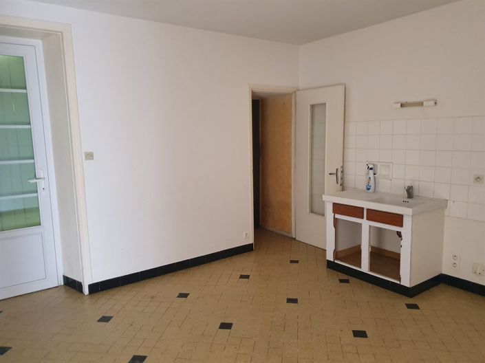 Image No.24-6 Bed House for sale