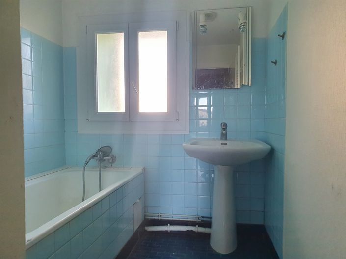 Image No.30-6 Bed House for sale