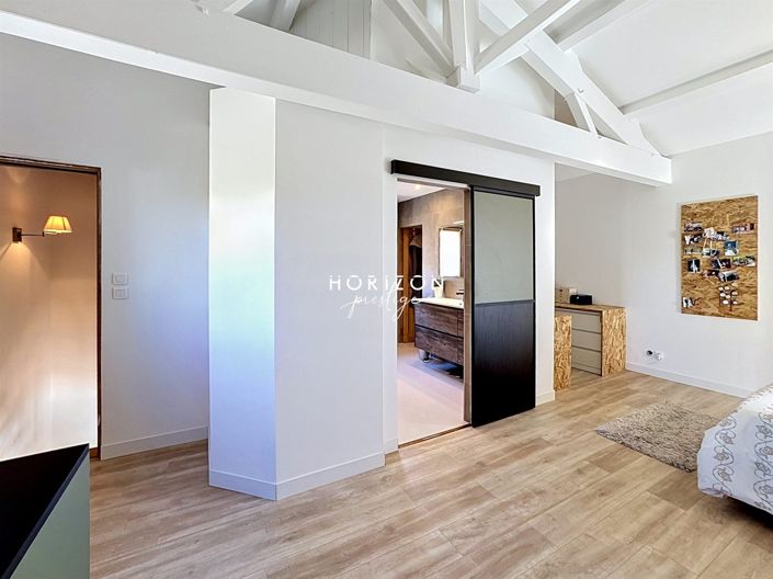 Image No.25-4 Bed Property for sale