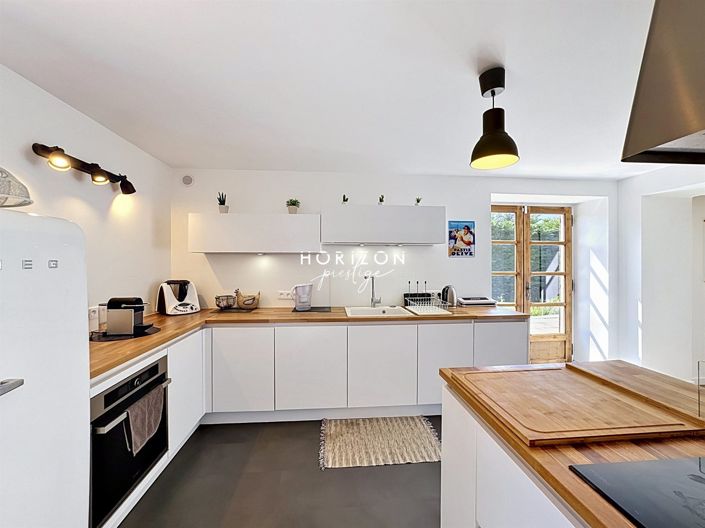 Image No.9-4 Bed Property for sale