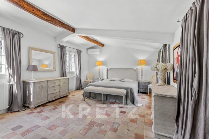 Image No.17-6 Bed House for sale