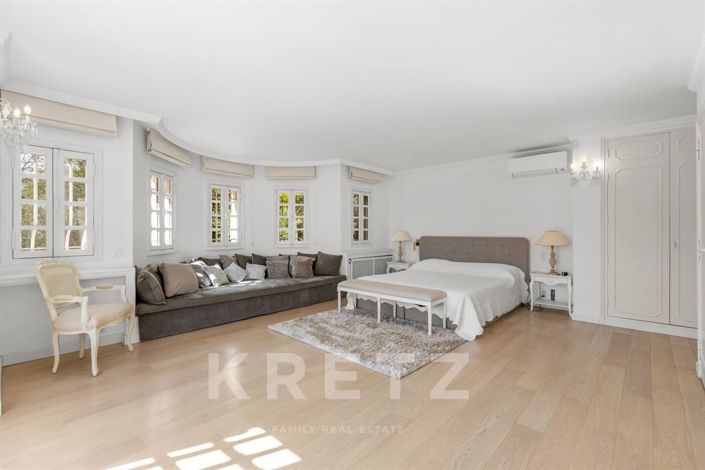 Image No.19-6 Bed House for sale