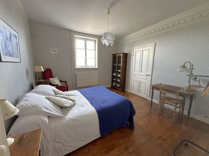 Image No.30-5 Bed House for sale