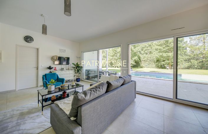 Image No.15-7 Bed House for sale
