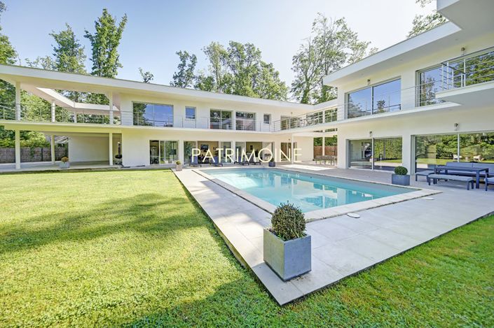 Image No.18-7 Bed House for sale