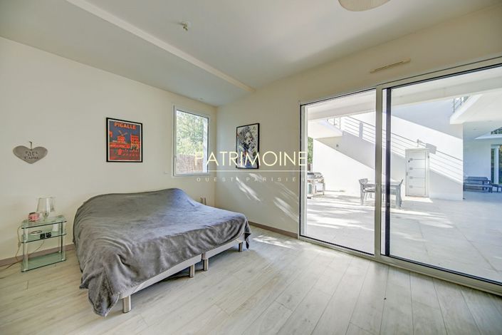 Image No.7-7 Bed House for sale