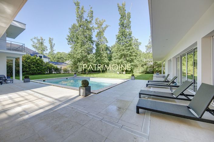 Image No.8-7 Bed House for sale