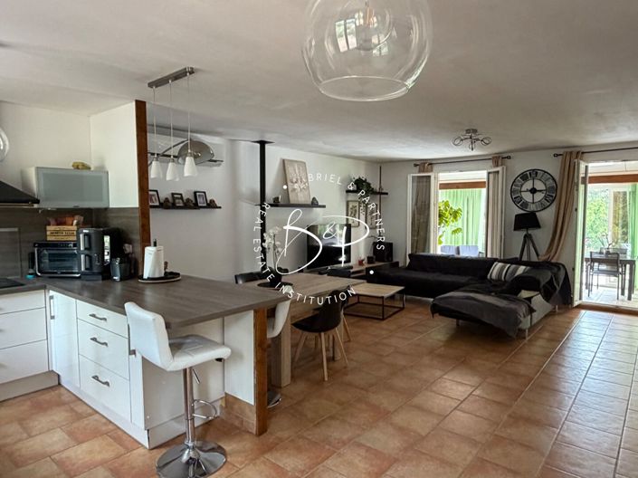 Image No.11-3 Bed House for sale
