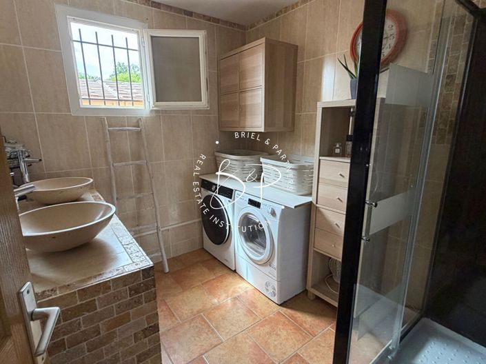 Image No.13-3 Bed House for sale
