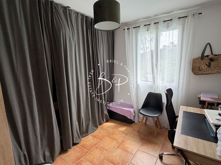 Image No.15-3 Bed House for sale