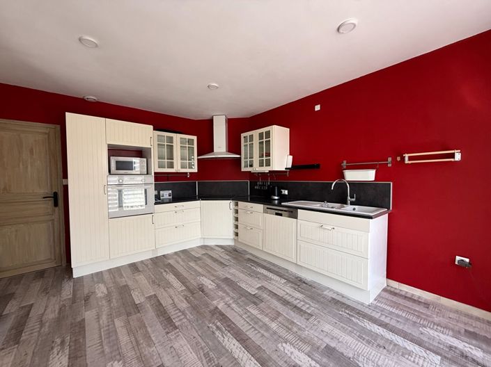 Image No.6-3 Bed House for sale