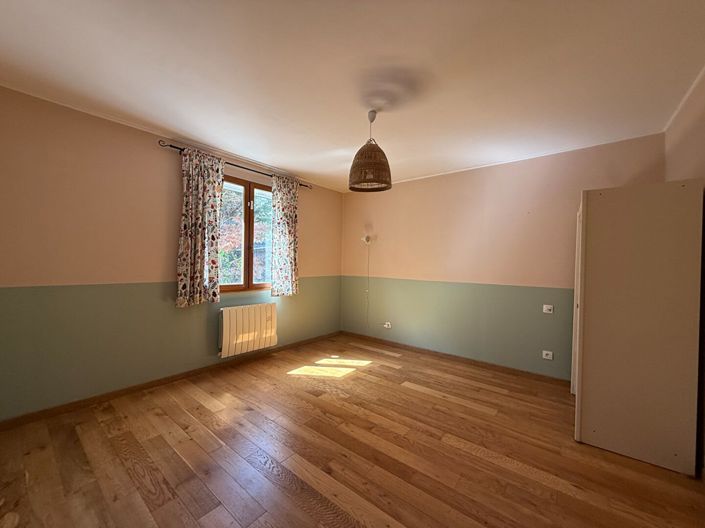 Image No.9-3 Bed House for sale