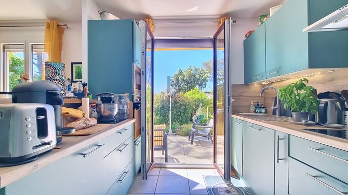 Image No.10-3 Bed House for sale
