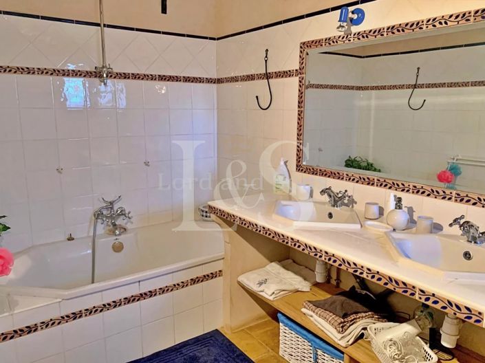 Image No.15-8 Bed House for sale