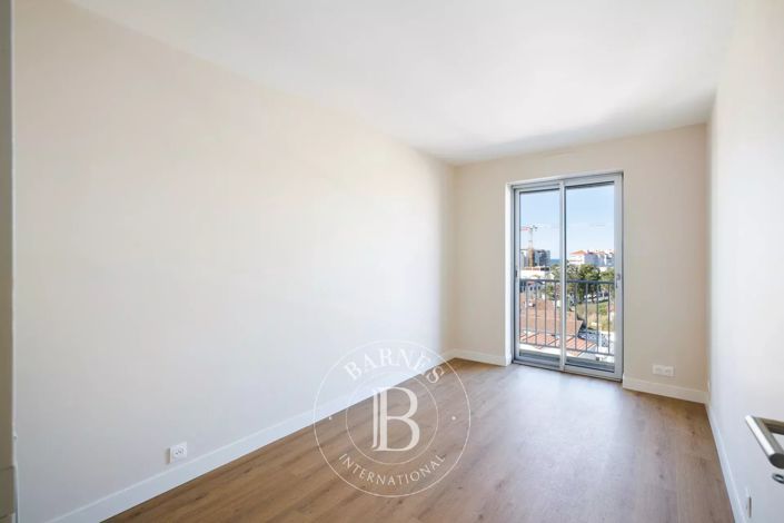 Image No.6-4 Bed Apartment for sale