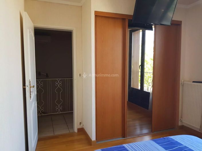 Image No.8-4 Bed House for sale