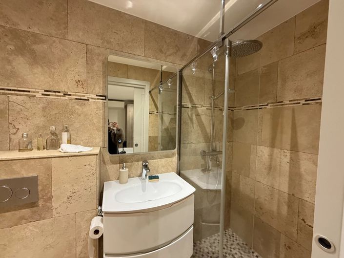 Image No.10-2 Bed House for sale