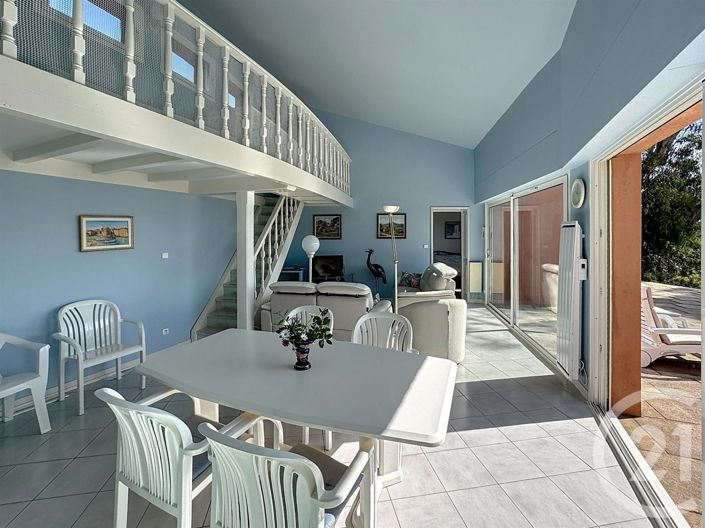 Image No.6-4 Bed House for sale